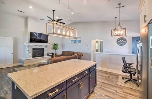 North Lakeport House | Spacious Lakeport House on Clear Lake w/Dock