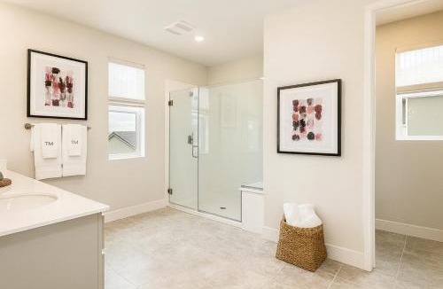 Peters House | Spacious Master Bedroom with Private Bath in Manteca Home