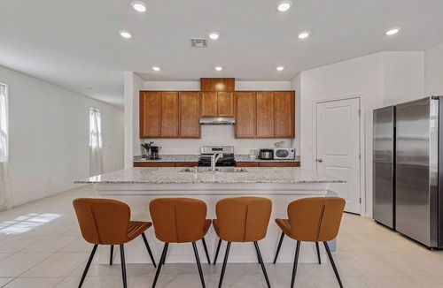 Rhodes Ranch House | Spacious modern cozy 5-bedroom single house near parks in south west Las Vegas