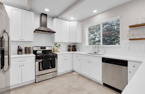 Arvada House | Spacious Modern Townhouse w/Private Rooftop Deck