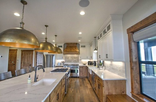 Fish Haven Cabin | Spacious mountain home with lake views, large decks, bunk rooms, and resort amenities