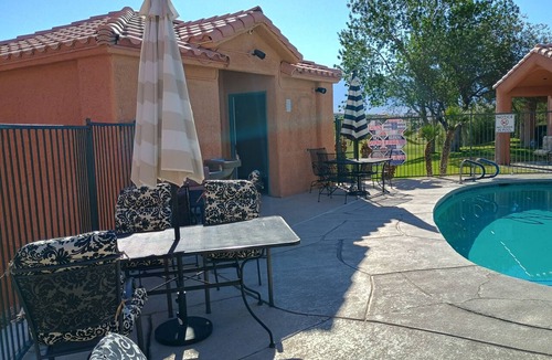 Mesquite Villa | Spacious Resort Villa, 2 Pools, Hot Tubs, Garage & Clubhouse Access