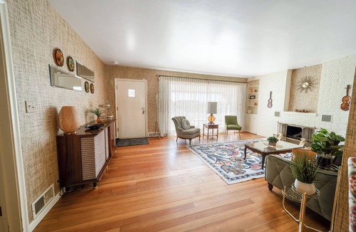 Price House | Spacious, Retro Charm, Mid-Century, Fenced Yard, BBQ, Family Friendly, Central!