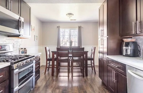 Salida House | Spacious Single Level Home with 2 King Beds Sleeps 8
