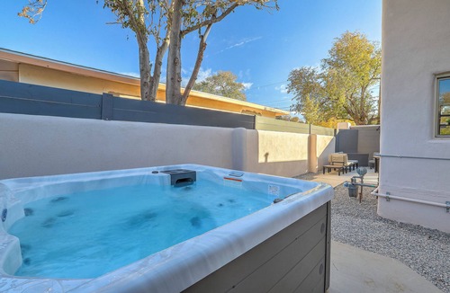 Near North Valley House | Spacious & Stocked: 2Kings+Hot Tub+Fire Pit+Family Fun