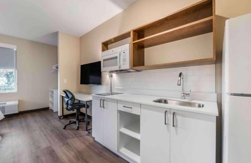 Sparks Hotel | Spacious Suite Perfect for Extended Work Stays in Sparks