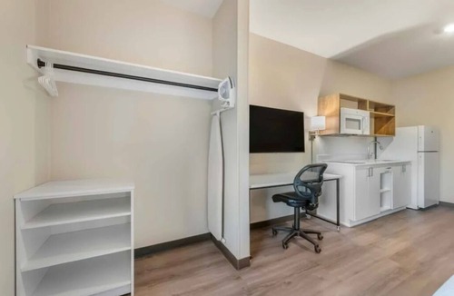Sparks Hotel | Spacious Suite Perfect for Extended Work Stays in Sparks