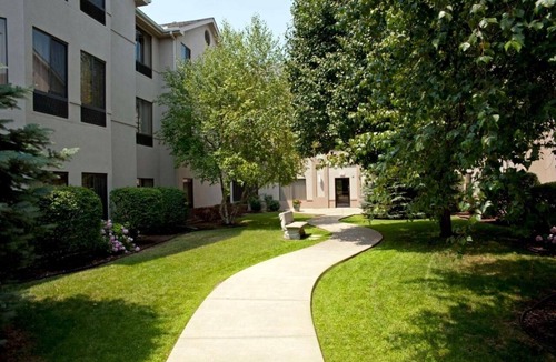 South Bend Hotel | Spacious Suite w/Free Breakfast – Great for Families
