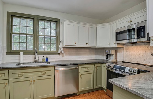 Summerville House | Spacious Summerville Cottage
