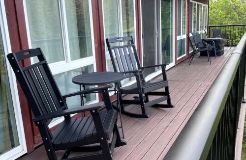 Worley House | Spacious Sun-Up Bay Cabin, 20 Min to Downtown CDA!