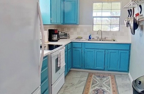 Truth or Consequences Apartment | Spacious 2-bedroom apartment with private Hot Spring Tub!
