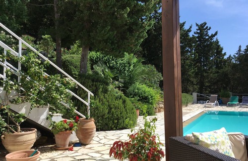 Magazia Villa | Spacious villa in extensive private grounds overlooking Ahai bay near Erimitis