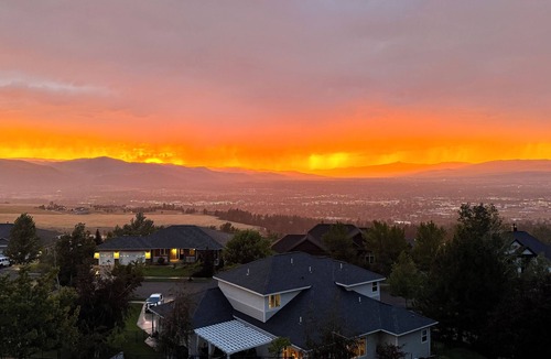 Farviews - Pattee Canyon House | Spacious with stunning views overlooking Missoula with gameroom and gym