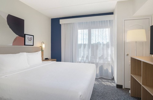 California Hotel | Spark by Hilton California Lexington Park