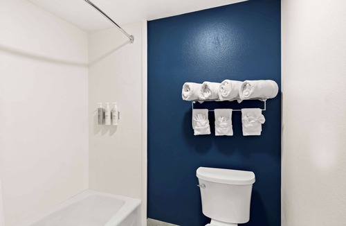 Williams Hotel | Spark by Hilton Williams