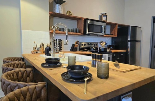 Riverside Apartment | Speakeasy Suite | Downtown Spokane · Free Parking