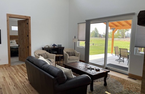 Florence House | Spectacular 2BR house with view of Bitterroot Mountains.