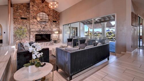 Fountain Hills House | Spectacular Fountain Hills 5 Bdrm wPool and Views