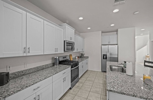 Tucson House | Spectacular Home Community Pool & Pickleball