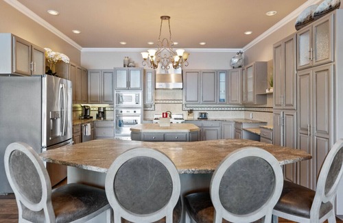 Sandpoint House | Spectacular Waterfront Getaway