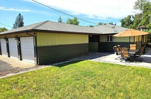 Cliff - Cannon House | Spokane South Hill entertainer’s haven w/theater, wine room & BBQ patio.
