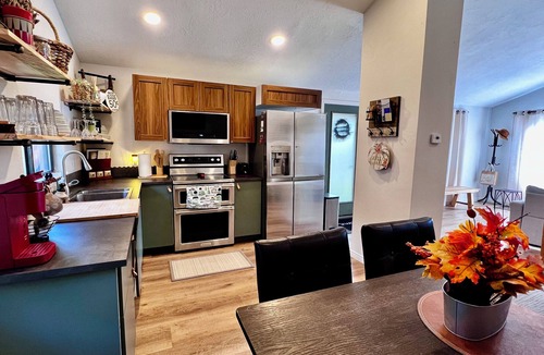 Price House | Spotless Gem! Game room, deck & fire-pit. Minutes to downtown Sleeps 9
