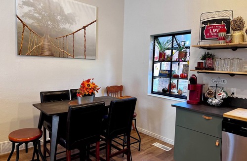 Price House | Spotless Gem! Game room, deck & fire-pit. Minutes to downtown Sleeps 9