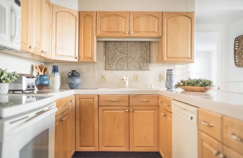 Historic District - North House | Sprawling Downtown Estate with Courtyard & Private Parking by Lucky Savannah