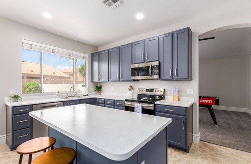 East Mesa House | {SPRING SPECIALS} sleeps 12, pool,spa, BBQ, putting green