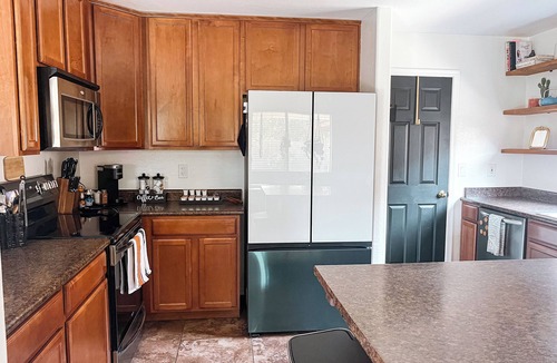 Sun City House | Spring Training HQ · Real Grass · Game Room · Pet Friendly · Sleeps 8