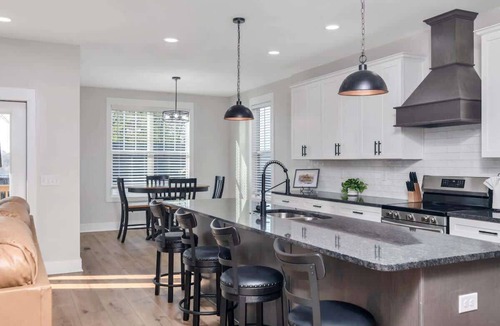 Springfield House | Springfield Haven - Modern Comfort Near Nashville