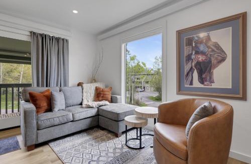 Moose Wilson Road Apartment | Spruces 11