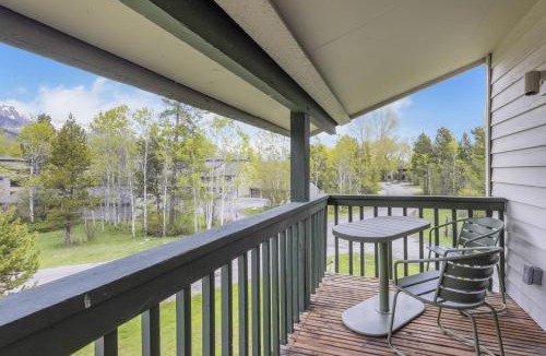 Moose Wilson Road Apartment | Spruces 11