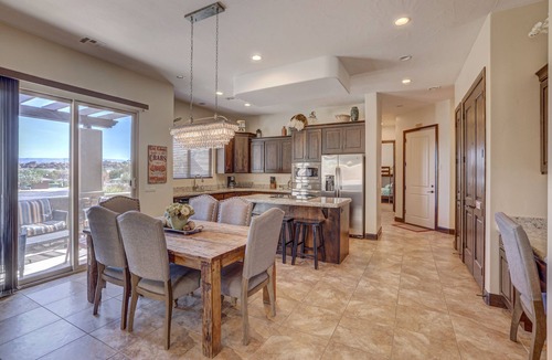 Washington Villa | St George near Zion, 3BR, sleeps 10, steps to 2 pools/hot tubs, playground, pond