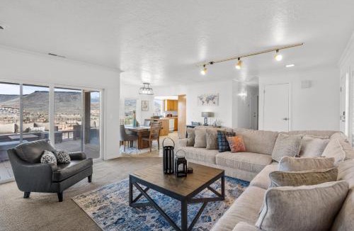 St. George House | St George Vacation Rental Condo sleeps 9 guest with Resort Amenities