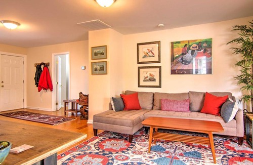Neavitt House | St Michaels Area Cottage - Walk to Water and Marina
