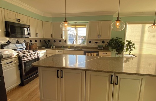 Willoughby Spit House | Starfish Cottage . Direct Beachfront!