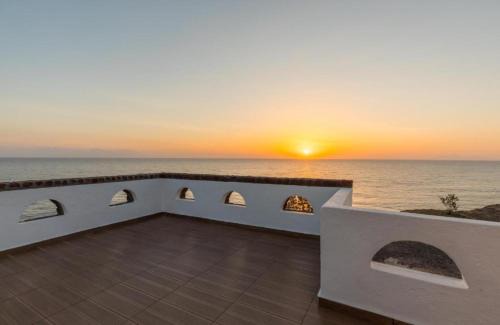 Imerovigli Villa | Starlight Luxury Seaside Villa & Suites