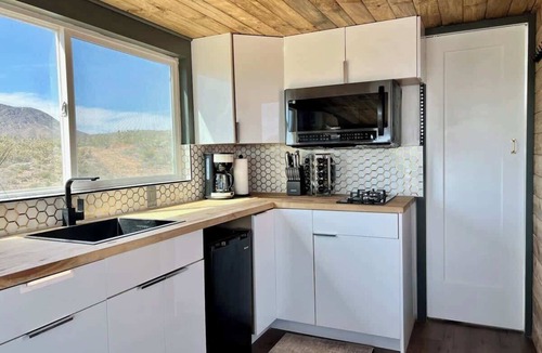 Meadview House | Starwalk Luxury Off Grid Sky Walk by Grand Canyon