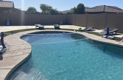 Glendale House | State Farm Stadium, Outlet Mall, AMC, Top Golf, Casino within 2 miles!