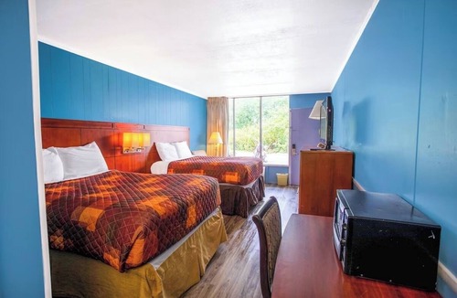 Kernersville Hotel | Stay in Comfort Near Wet n Wild Emerald Pointe – Just 17 Miles Away
