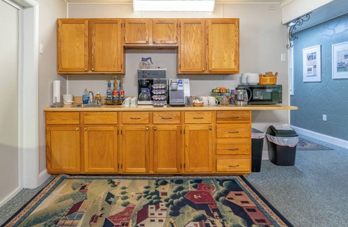 Marblehead Apartment | Stay in Style! Family Getaway by the Erie Shores