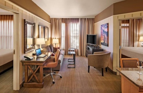 Gainey Village Villas House | Stay, Work, and Play in Style Near Scottsdale's Top Attractions! Pets Welcome!