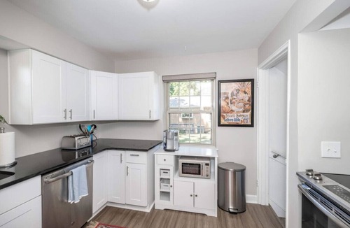 Roselawn Finance House | StayGarden | Kenwood