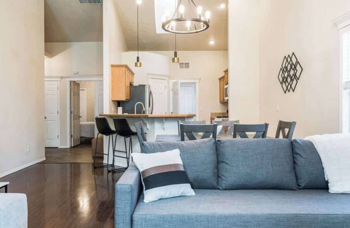 West Valley Condo | #StayinMyDistrict Sunflower Lane Townhouse