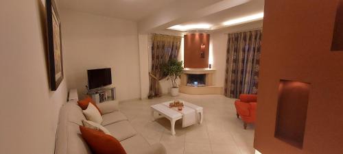 Spata-Artemida Villa | Stella's villa