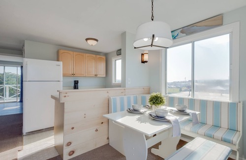 Weekapaug House | Steps to a private beach, enjoy sunsets and kayaking from your backyard!