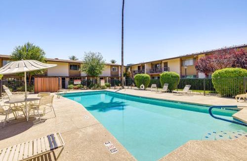 Fashion Square House | Steps to Fashion Square! Condo w/Patio & Pool