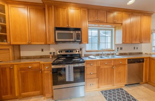 Manito House | Steps to Manito Park | Home + Private Suite