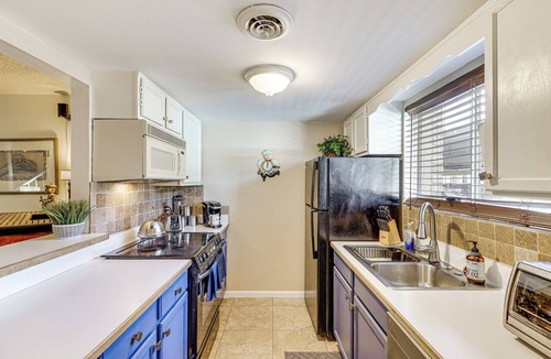 Fashion Square House | Steps to Old Town Scottsdale: Townhome w/Pool!